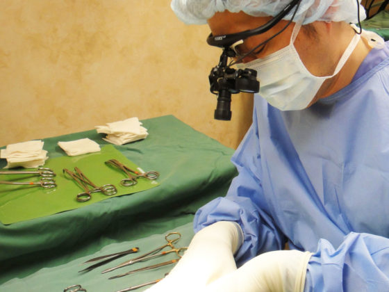 拡大鏡手術